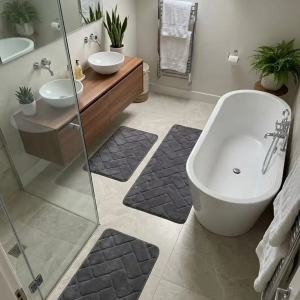 set de trois tapis de salle de bain gris foncée