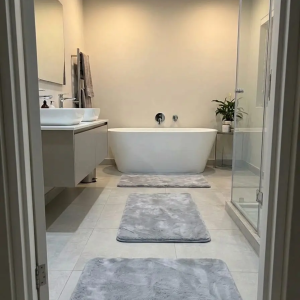 set de trois tapis de salle de bain (forure lapin) gris claire