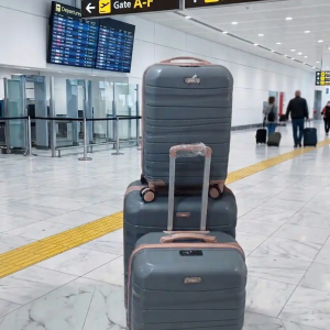 Siri de trois valises tittou incassables et démontables de couleurs gris et bande rose