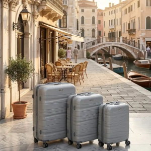 Siri de trois valises tittou incassable et démontable de couleur gris et bande gris foncé